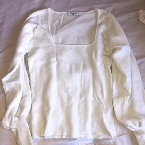 Topp/tjocktröja från NAKD - Om det ska fraktas står köparen för frakten :)