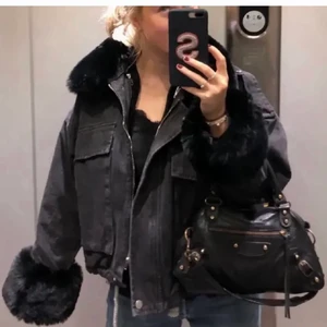 Vårjacka - Säljer min jacka, skriv för egna bilder, direktköp 650