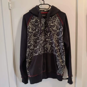 Munkjacka  - Bekväm och enkel munkjacka, inköpspris jula.