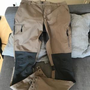 Friluftsbyxor M - Oanvända byxor! Säljs pga köpt fel storlek. 