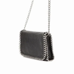 Tiamo väska storlek M. - Säljer min tiamo väska, ny skick, använd ett få tal gånger #tiamo #väska #stockholmstill