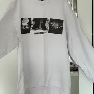 Sweatshirt  - Vit sweatshirt med tryck