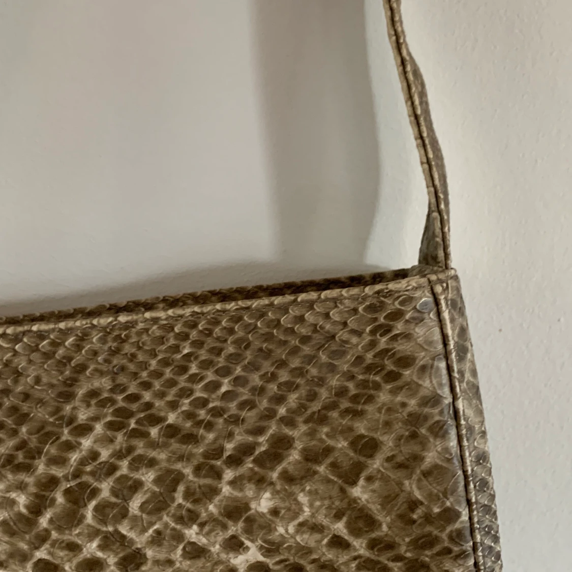 Ormskinns handväska - 90