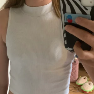 Topp - Jag säljer min topp från lager 157 för att den börjar bli för liten. Men annars jättefin.