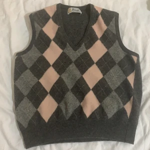 Väst - Jättefin väst i strl M💗 köparen står för frakten 50kr