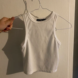 Snyggt linne! - Aldrig användt. Frakt tillkommer!