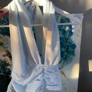 Topp - Säljer denna jätte fina fest topp eller sommar topp❤️