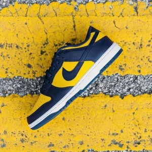 Dunk Low Michigan  - Nike Dunk Low Michigan   Tillgängliga storlekar⬇️  • EU43  • Pris: 2099kr  • Skriv till oss i dm om din storlek saknas   • Vi nås genom dm för eventuella frågor eller funderingar!  @erisneakers på instagram 