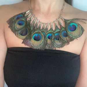 Vintage halsband  - Köpt i en vintage butik i Odenplan för 300kr , använt få gånger 