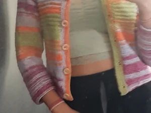 Färgglad kofta - En fin färgglad kofta nästan oanvänd, strl S 💖 70kr + frakt