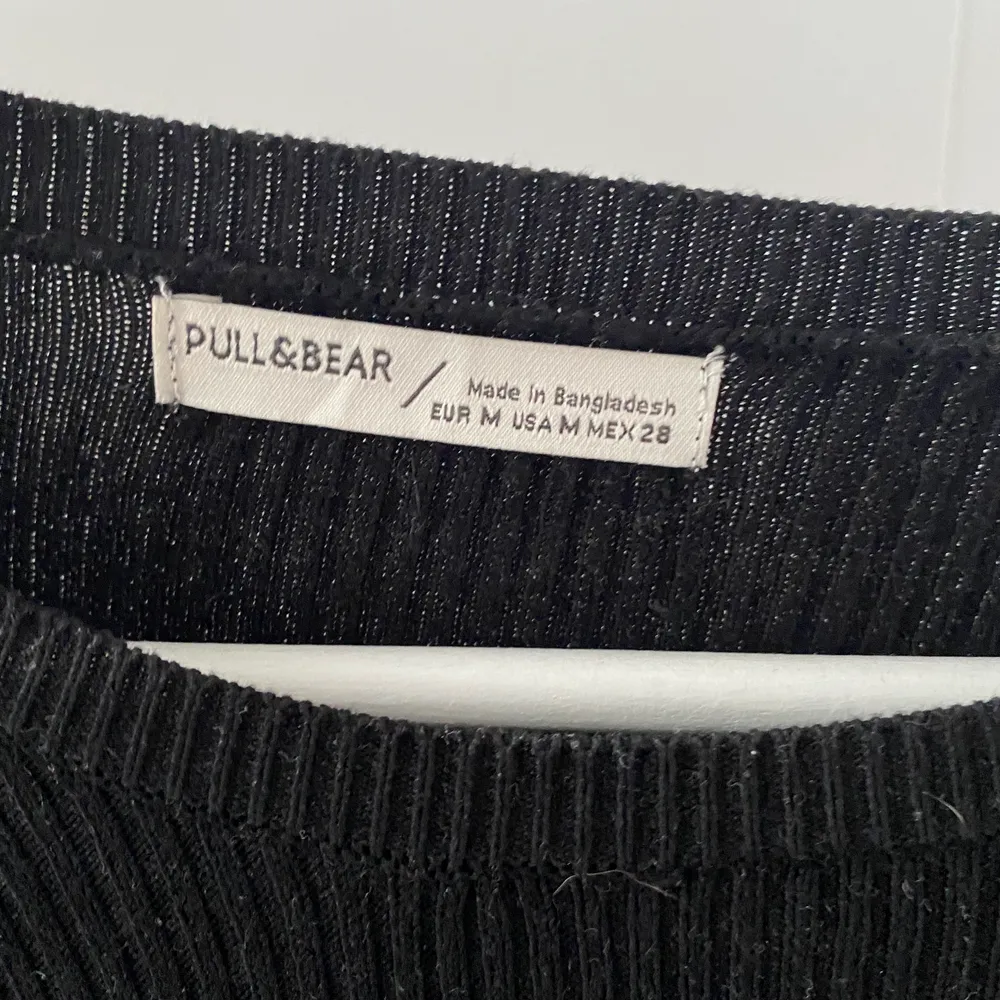 Tröja från Pull&Bear, använd fåtal gånger. . Toppar.