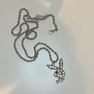 Playboy halsband - oanvänt och legat i påsen den kom i. Frakt 24kr.🤍