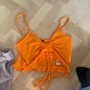 Linne - Orange linne från bikbok , använd 0 gånger! Väldigt fin topp 