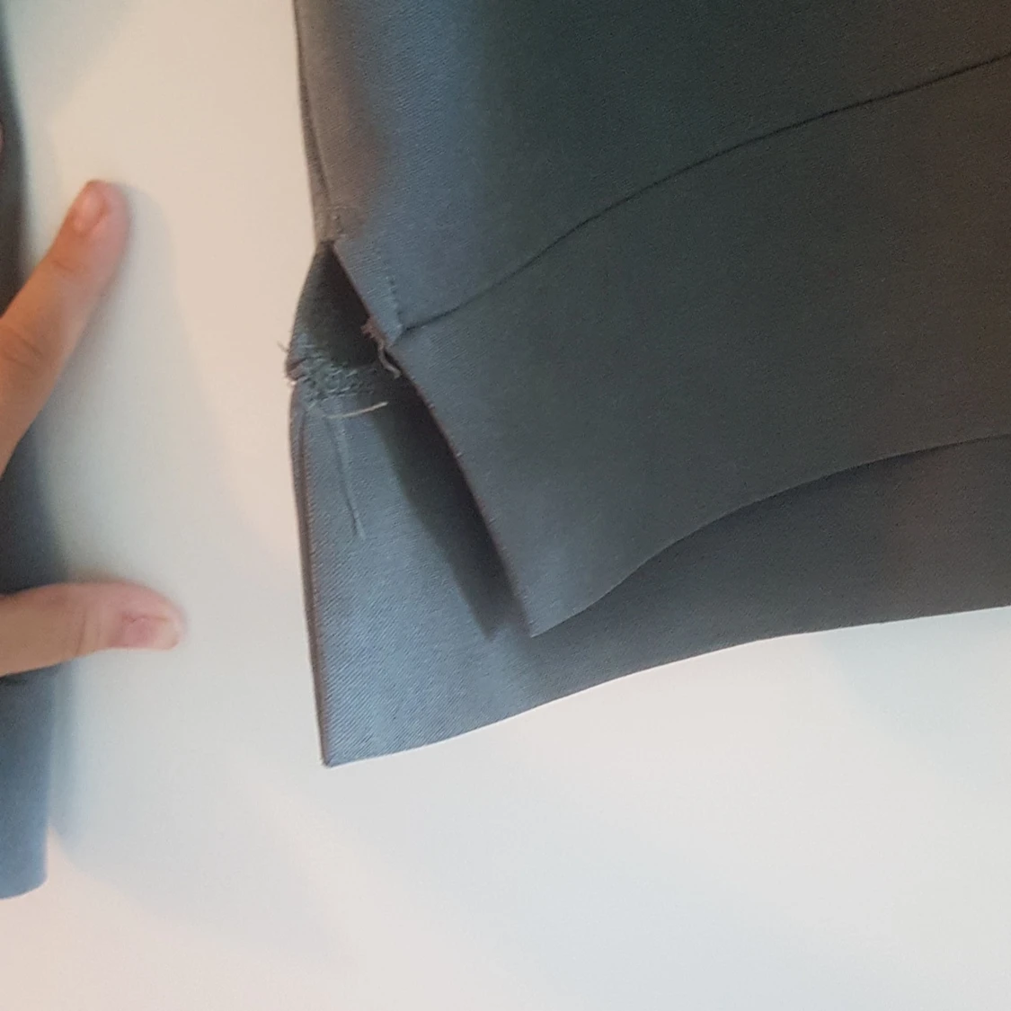 Mörkgrön luvtröja - 90