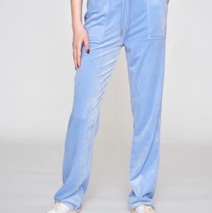 Juicy Couture  - Säljer ett par juicy couture pants i storleken XXS. Helt nya med prislapp på. För små för mig därav orsaken till att jag säljer dom.