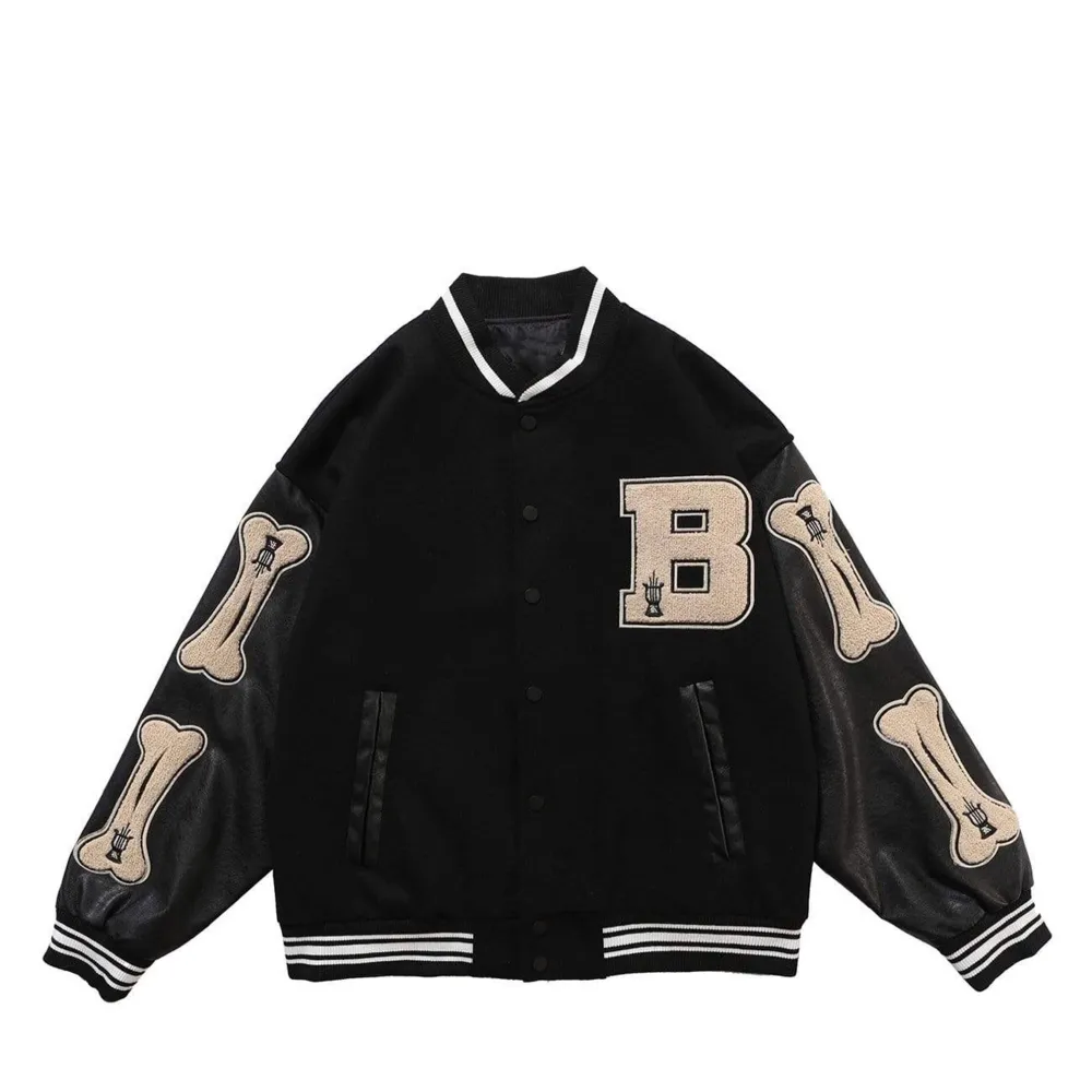 Intressekoll på denna Varsity jacket från Aelfric Eden. Storlek XL2, sitter snyggt oversized på mig som är 174/175. Köpt för 1200kr säljer för 700kr. Är flera intresserade startar jag en budgivning ⭐️  . Jackor.