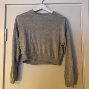 Finstickad grå tröja från HM, xs - Finstickad grå tröja från H&M, i bra skick