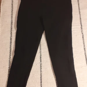 LEGGINS Esmsra - Black leggings from Esmara size 40/42 M