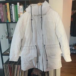 Jacka - Jacka från Weekday. Har lite smink vid kragen som säkert går att tvätta bort