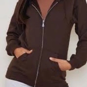Brun hoodie - En brun zip-up hoodie. 