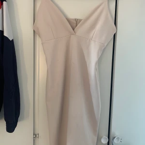 Klänning - Jättefin klänning strl M 