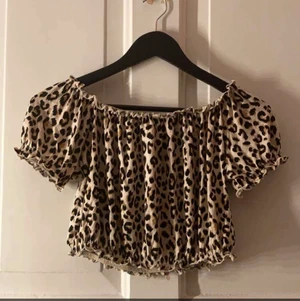 Leopard t-shirt🐆 - Ny skick! Jätte stretchig! Den är i storkek S/ passar även M🤍🛍💓