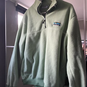 Junkyard - Fierce Fleece - Min sköna junkyard fleecetröja. Köpt för 499kr säljer för 150kr. Är i bra skick. Kom privat för mer bilder💗