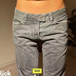 Skit snygga low waist jeans som var lite stora på mig. Skulle kunna tänka mig byta eller sälja vid bra bud.