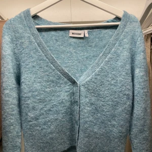Weekday kofta - Snygg kofta/tröja från weekday, knappt använd