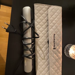 Remington Keratin therapy plattång - Remington Keratin therapy plattång. Nyskick kommer ej till användning