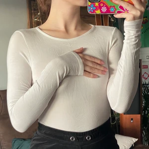 Vit body - Fin och mysig body från Nelly i storlek S. Använd men fortfarande i bra skick. Säljer för 50 kr, köpare står för frakten. 💖