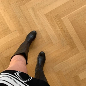 Skinn boots - Skinnboots från vagabond som jag älskar. Säljer de för att jag har två par liknade. 