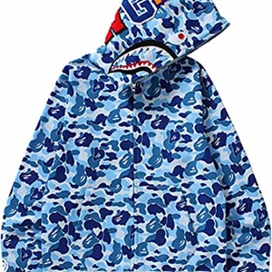 Bape hoodie  - Ljusblå bape hoodie. Knappast använd, nytt skick köpare står för frakten