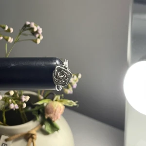 Silverros  - En fin silverros. Finns i massa storlekar!🤍