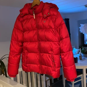 Gant jacka storlek 158/164  - Köpt för ca 4 år sedan använd ett få tal gånger. 