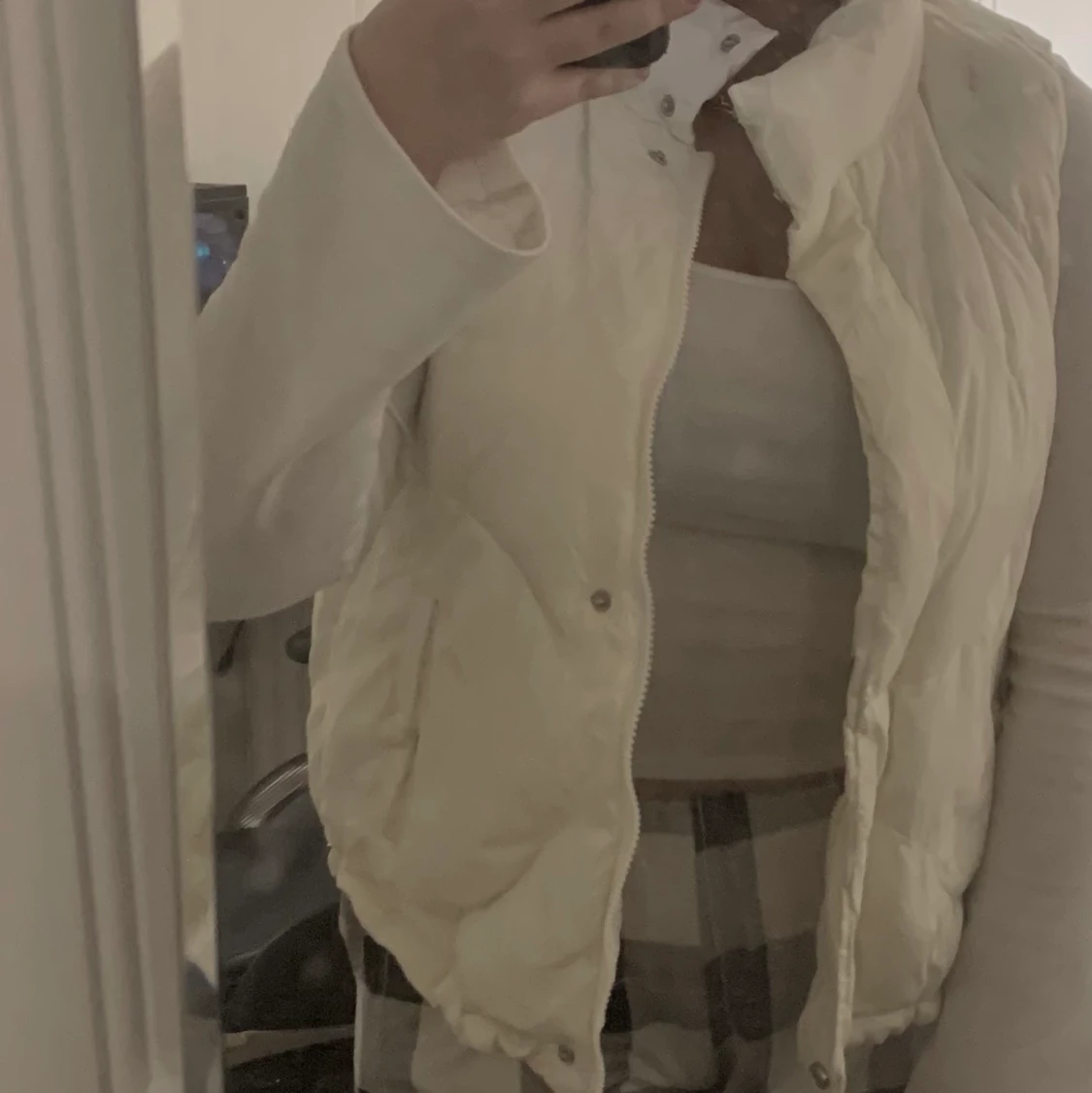 Vit väst, onesize; M-L? - 90