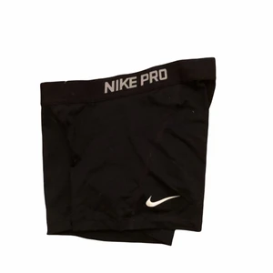 Nike PRO shorts -  Hör av er vid frågor! Pris kan diskuteras.