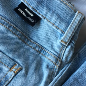 Ljusblå dr. Denim jeans - Ljusblå dr. Denim jeans. Str. S. Passform: XS-S. Jag är 167 cm. Swish! Jag kan mötas upp i Lund. Pris 100kr