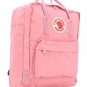 Fjällräven rosa kånken  - Rosa kånken ryggsäck från Fjällräven 💖💗 Den stora vanliga modellen! I fint skick, väldigt fräsch, bara lite små streck o fläckar på utsidan undertill, men det är vanligt slitage ⭐️🍓 Nypris ligger väl på runt 700kr. 