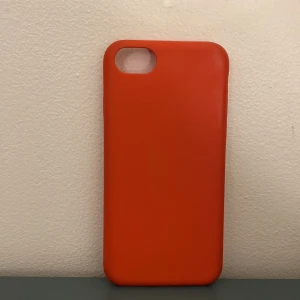 iPhone skal❤️💥💃🎁🚗🐞🧣📍 - Fint och oanvänt skal från Hm. Köpt för 50kr och säljer för 40kr ink frakt 🚚 