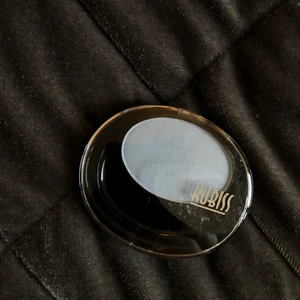 Ögonskugga  - Blå ögonskugga från ”kubiss” helt oanvänd! Köpte i somras!