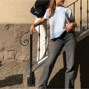 Väst från ByAnastasia - Stickad väst från ByAnastasia i storlek S, aldrig använd (lånade bilder)