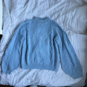 stickad tröja - vill bli av med en hel del, se profilen, pris kan absolut diskuteras! 