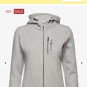 SÖKER Sail racing hoddie  - SÖKER denna här a hoodien 👆👆 i XS i billigt pris 100-200kr kontakta mig privat💕