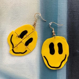 Clay örhängen  - Jag gör oandvända ler örhängen, hoppas ni vill köpa!💕🥰