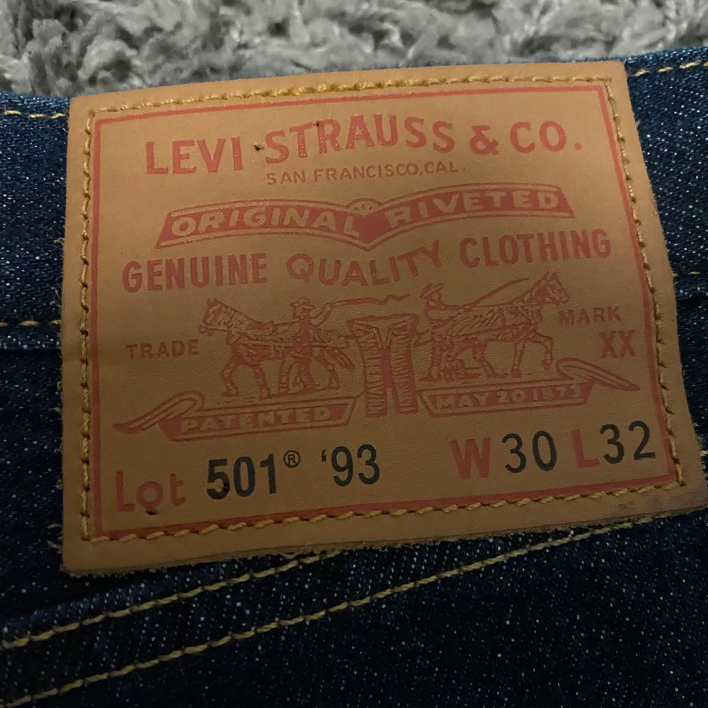Säljer mina Levis som e nyligen köpta i fel storlek. Är i ny skick . Jeans & Byxor.