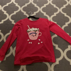 Tröja!! - En tröja inför vintern!! Väldigt mysig!! Storlek 146-152! Kostar 100kr💖 hör av dig om du vill köpa 