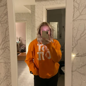 Nike hoddie stl L - Vanlig oversized Nike hoddie använd fåtal gånger❤️frakt tillkommer 