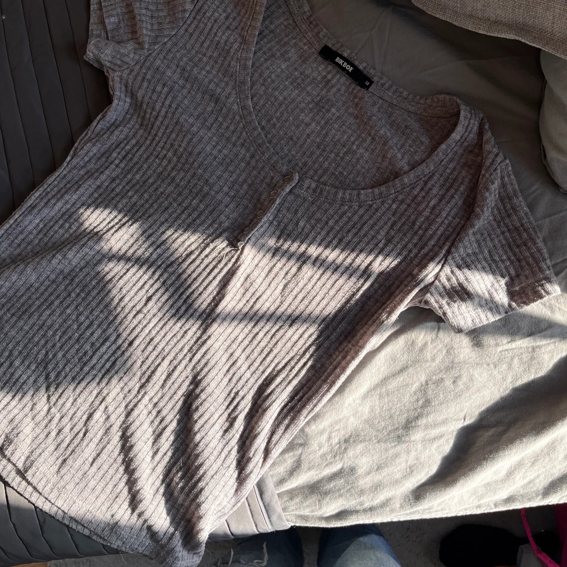 Grå tröja  - 91