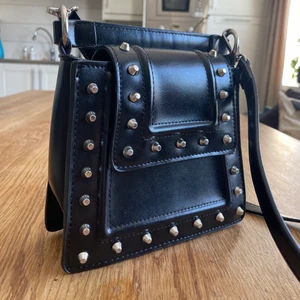 Väska Zara - Väska från zara, toppen skick!! 300 + frakt vid snabb affär 